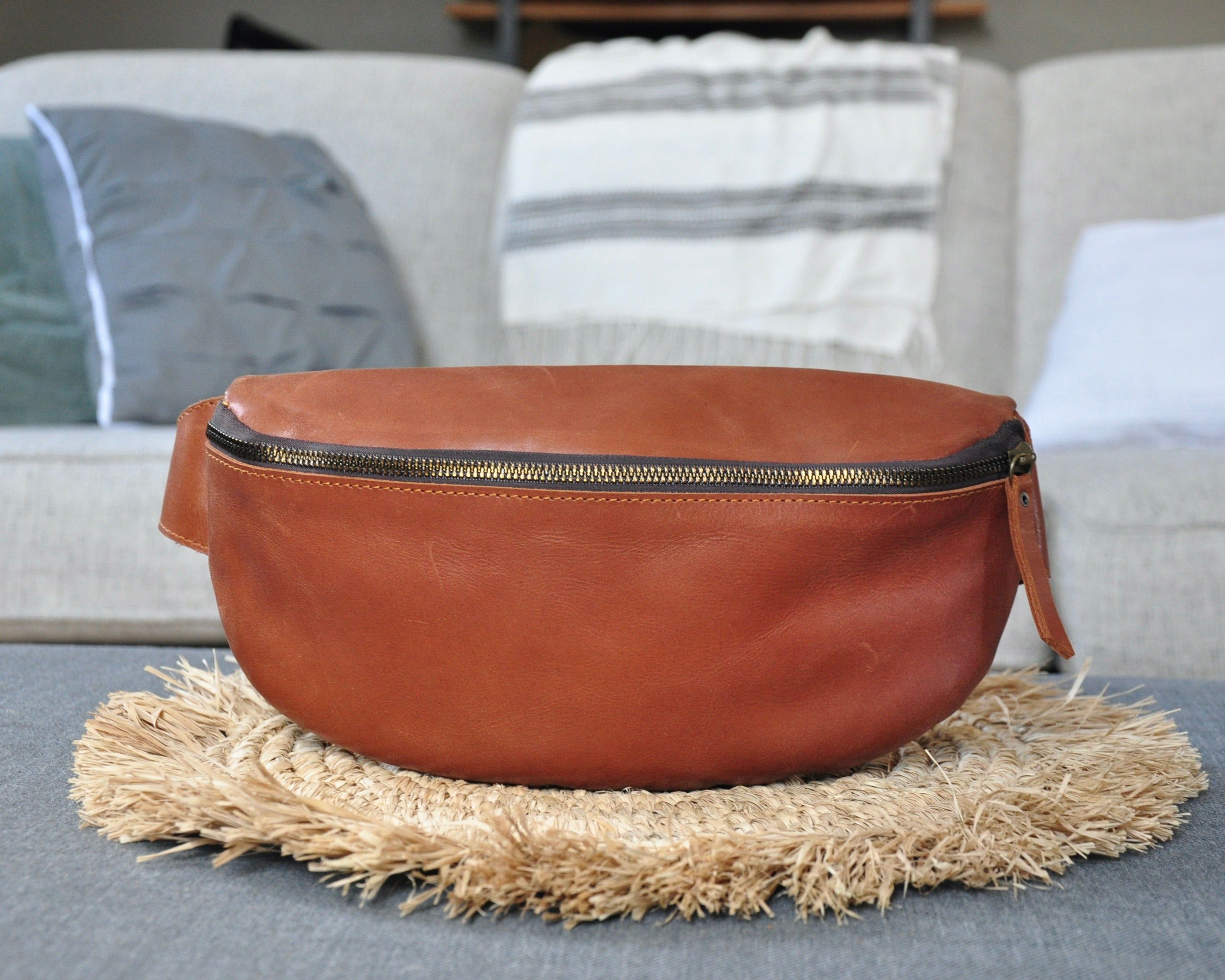 Mota Sling Bag