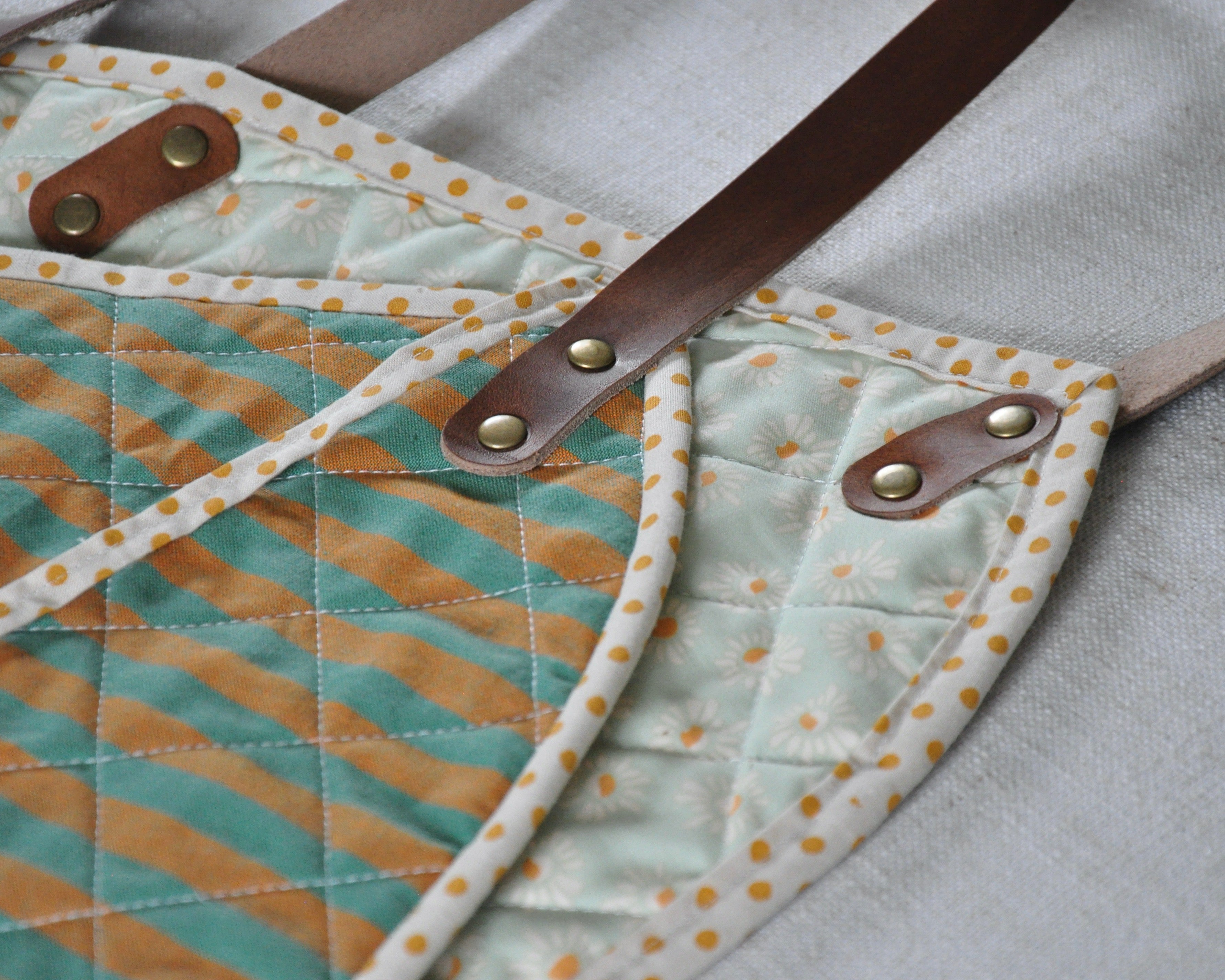 Handmade vintage quilt bouquet bag with leather straps / flower bouquet market bag carrier 