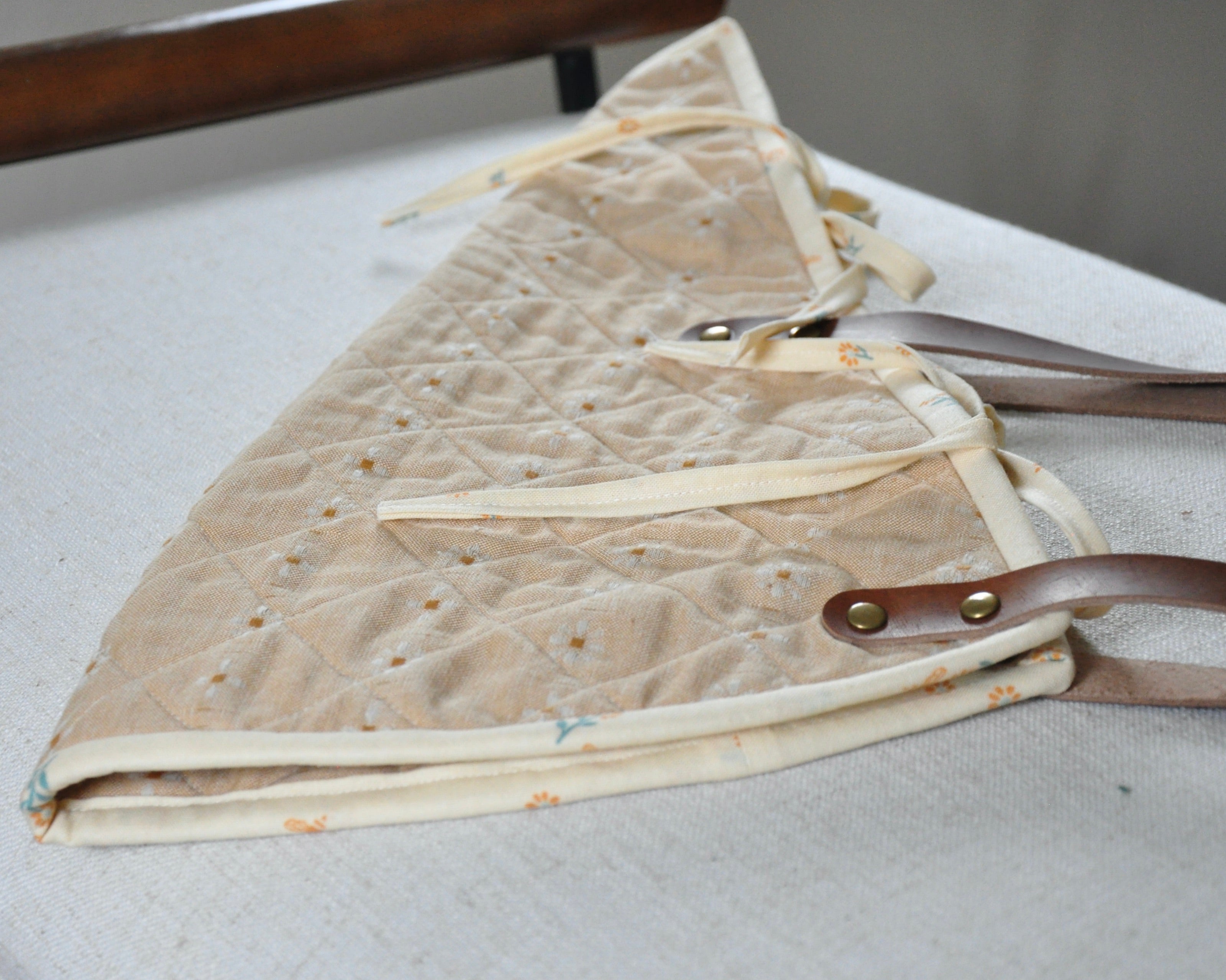 Handmade vintage quilt bouquet bag with leather straps / flower bouquet market bag carrier 