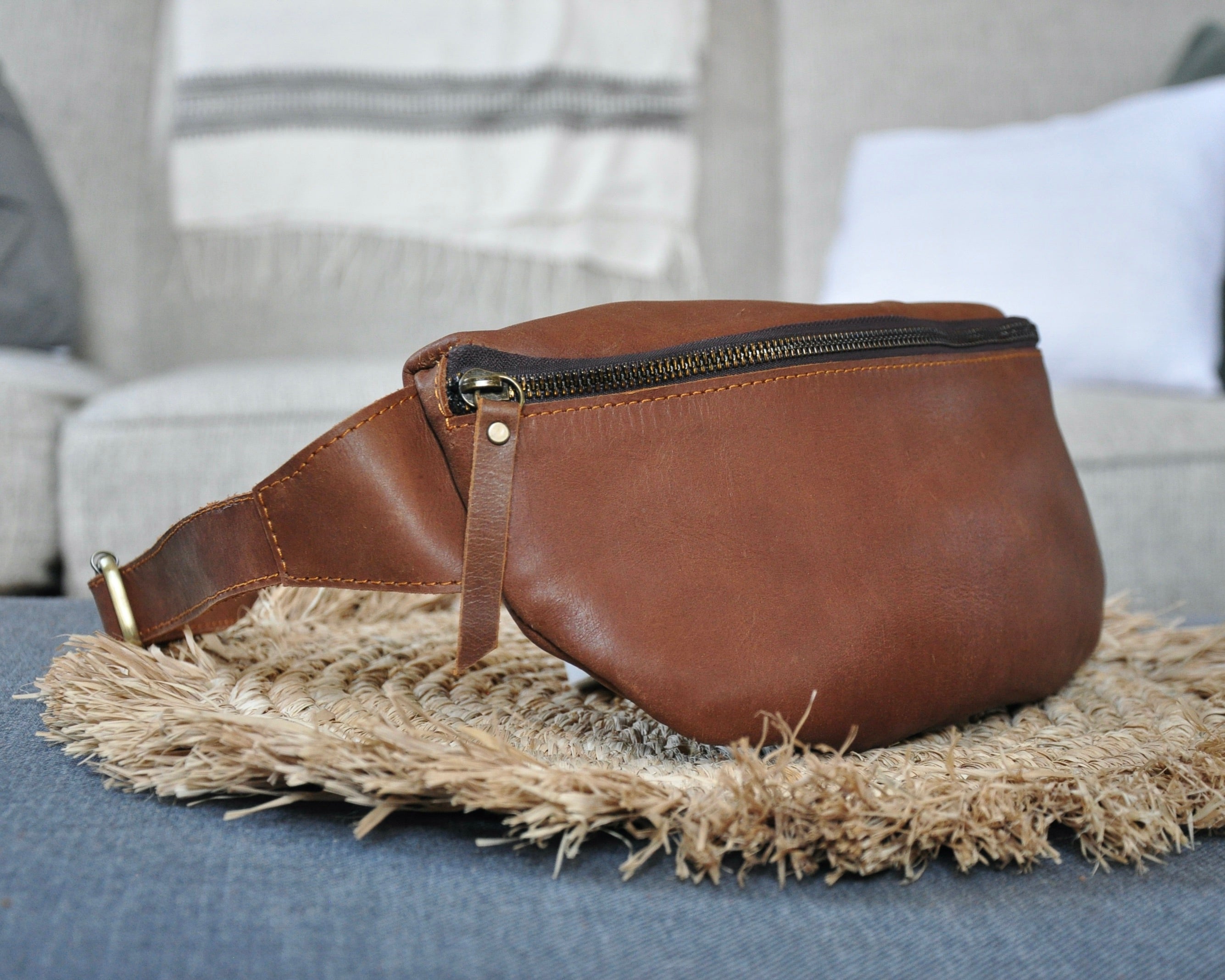 Mota Sling Bag