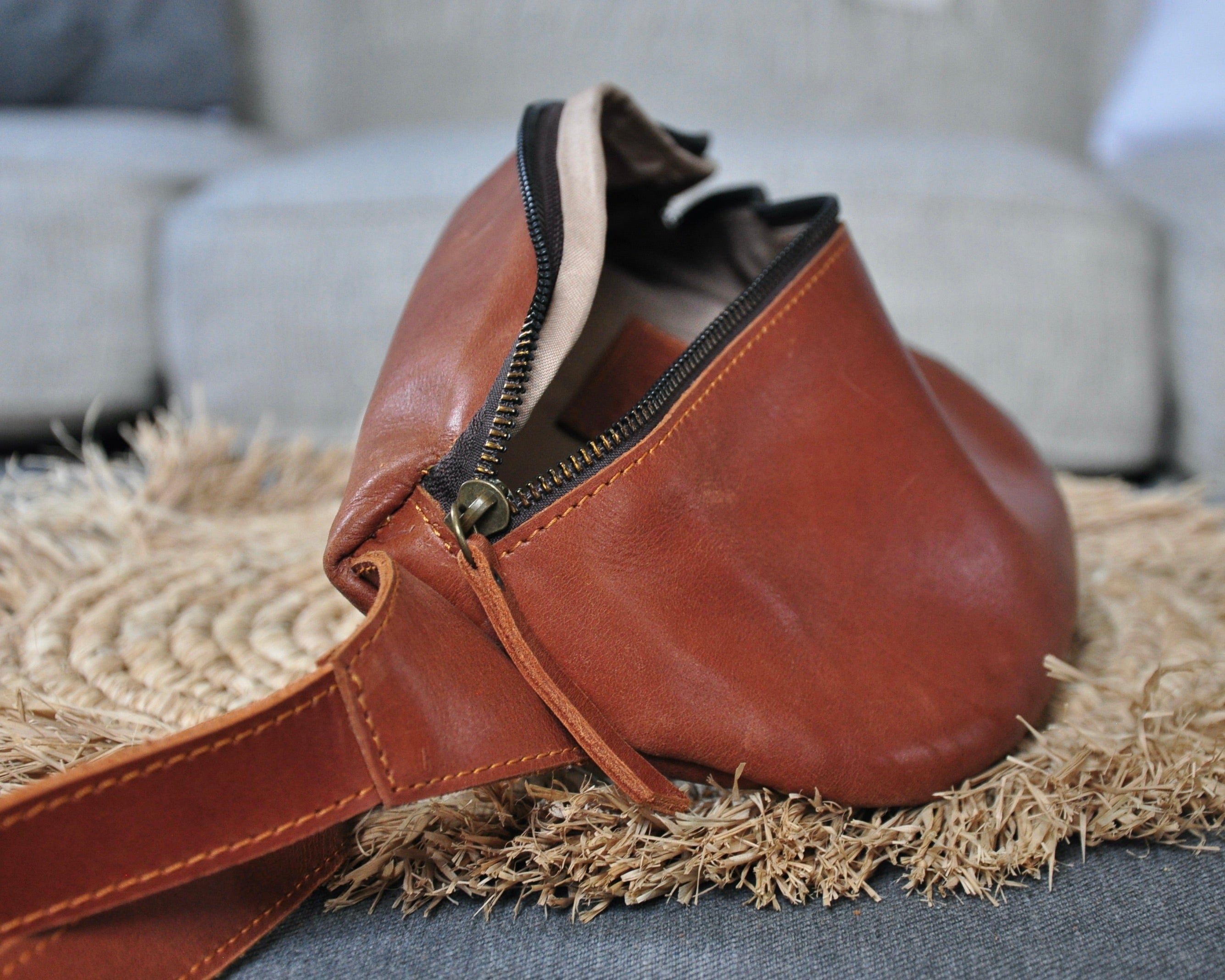 Mota Sling Bag